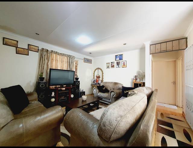 2 BEDROOM FREEHOLD FOR SALE IN NOORDWYK
